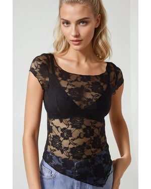 Florales Spitzen-Crop-Top Pika Kollektion