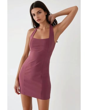 Tailliertes Minikleid mit quadratischem Kragen
