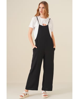 Weit geschnittenes Jumpsuit mit quadratischem Kragen
