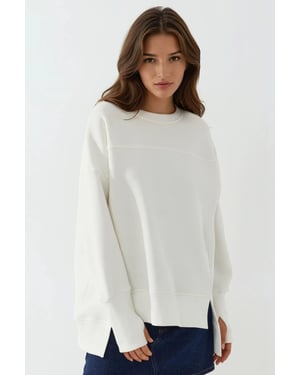 Oversized Sweatshirt mit Rundhalsausschnitt und vornem Schlitz in Weiß