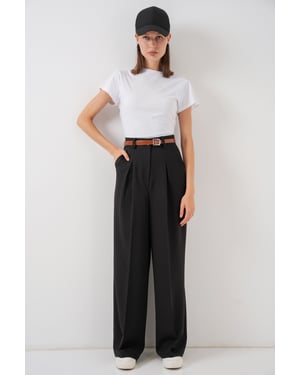Hoch taillierte, plissierte Palazzo-Hosen