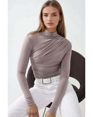 Bluse mit hohem Kragen und Drapierungsdetails
