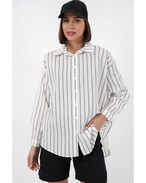 Texturiertes gestreiftes oversized Hemd mit Knopfverschluss
