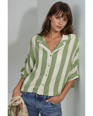 Entspannt geschnittenes gestreiftes Button-Up-Shirt
