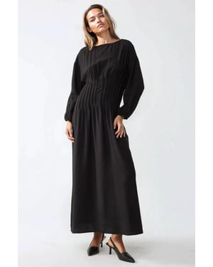 Langärmliges Maxikleid mit Rundhalsausschnitt