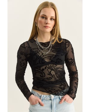 Schlank geschnittene Bluse mit Cut-Out und Paisleymuster