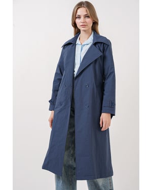 Doppelt brustiger langer Trenchcoat mit Taschen