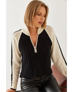 Strukturierter Acrylpullover mit Reißverschlusskragen
