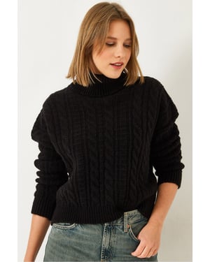 Strukturiertes, tailliertes Rollkragenpullover
