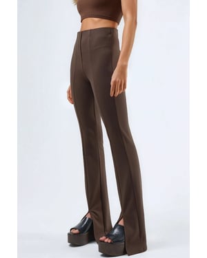 Hoch taillierte Flare-Leggings mit Schlitz