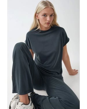 Soft Touch Basic T-Shirt