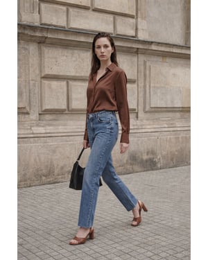 Hochtaillierte, knöchellange Jeans mit geradem Bein