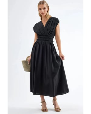 Strukturierte V-Ausschnitt-Midikleid