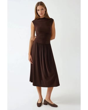 Komfort Fit Midi-Kleid mit Rundhalsausschnitt
