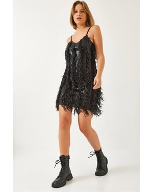 Trägerloses Minikleid mit Rüschen