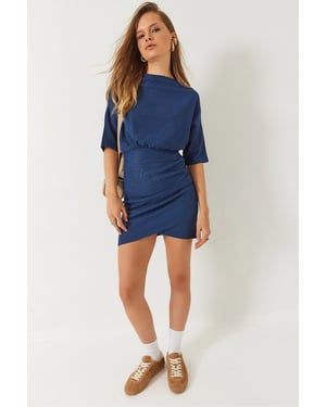Strukturiertes Bodycon-Mini-Kleid mit Rundhalsausschnitt