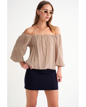 Modal-Mischbluse mit Madonna-Kragen und Rüschendetails
