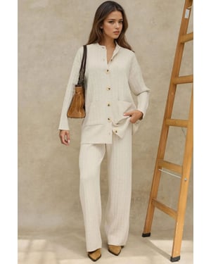 Strukturierter Strick-Overall mit Knopfdetails