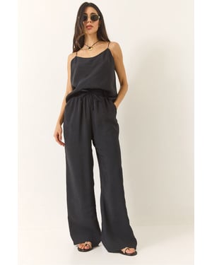 Ärmelloses Top und Weite Hosen Set