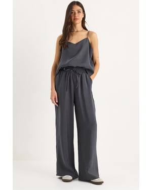 Ärmelloses Top und weite Hosen Set