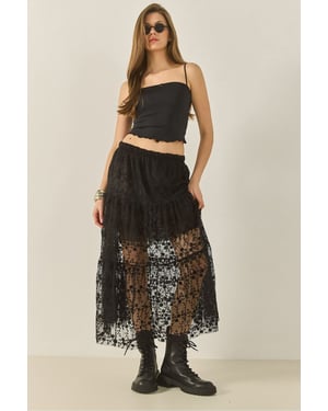 Hochtaillierter Maxi-Rock mit Rüschendetails und Blumenmuster