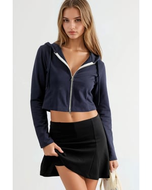 Faltige Mini-Shorts