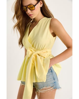Langarmlose V-Ausschnitt-Bluse mit Bindegürtel