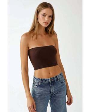 Schmal geschnittenes trägerloses Ripp-Crop-Top