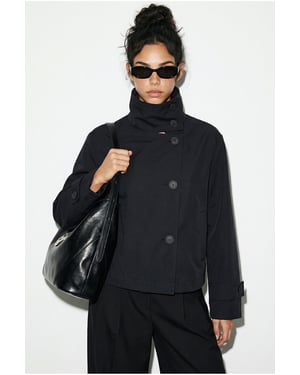 Kurzer Trenchcoat mit Mandarinkragen