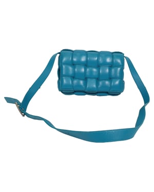 Bottega Veneta Pre-owned Gepolsterte Cassette Schultertasche aus Lammleder - Blau