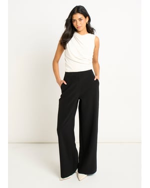 Schwarze taillierte Hose mit weitem Bein