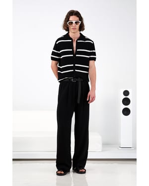 Weite, gefaltete Hose