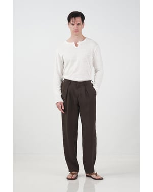 Gerade geschnittene gefaltete Hose