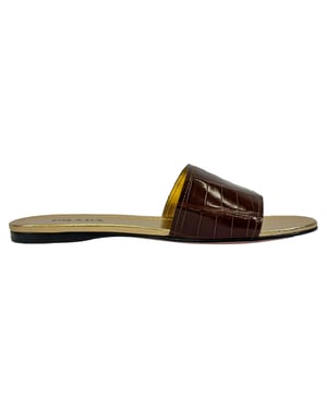 Prada Krokodilgeprägte Flachsandalen aus braunem Leder