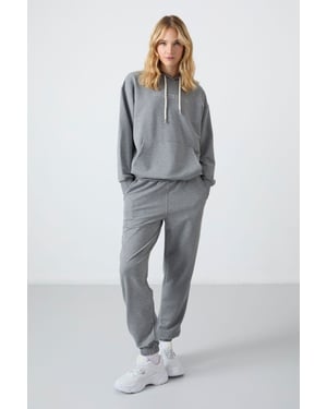 Übergroßer Kapuzenpullover- und Hosenanzug
