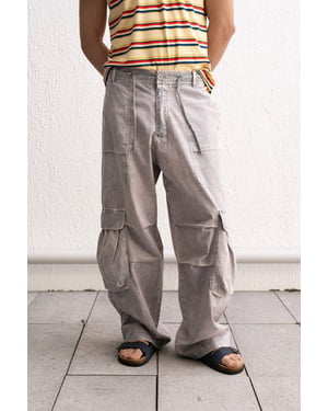 Helle Beine Cargo-Hosen
