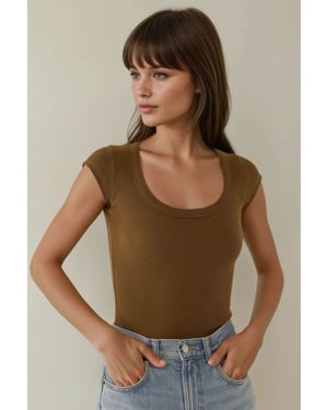 Hiccup Slim-Fit Ripp-Crop-Top mit Scoop-Ausschnitt - Braun