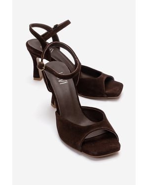 Elvia Leder Stiletto Knöchelriemen Sandale (Damen)