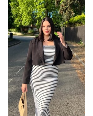 2 Teile: Gestreiftes trägerloses Cropped Top & Gestreifte Mid-Rise Midi-Rock