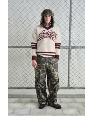 Oversized V-Neck Plüschpullover