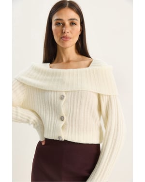 Strickpullover mit Madonna-Kragen und Knöpfen