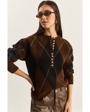 Strickpullover mit Rundhalsausschnitt und Knopfverschluss