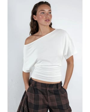 Hiccup Asymmetrisches Viskose-Stricktop mit softem Griff und U-Boot-Ausschnitt - Wollweiß