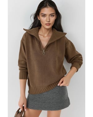 Übergroßer Rippstrickpullover mit Reißverschlusskragen