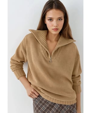 Übergroßer Rippstrickpullover mit Reißverschlusskragen