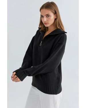 Übergroßer Rippstrickpullover mit Reißverschlusskragen