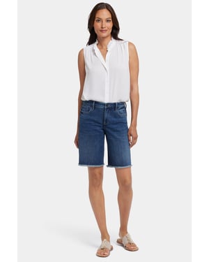 Lilly Jeansshorts mit fransigen Säumen