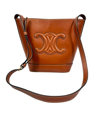 Celine Kleine Cuir Triomphe Bucket Bag aus braunem Leder