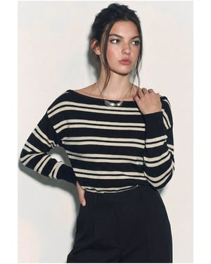 Schulterfreier gestreifter Rippenpullover