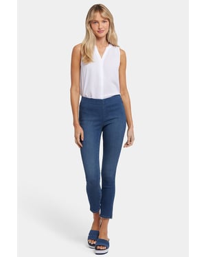 Ami Skinny Ankle Pull-On Jeans aus Soft-Contour Denim™ mit seitlichen Schlitzen